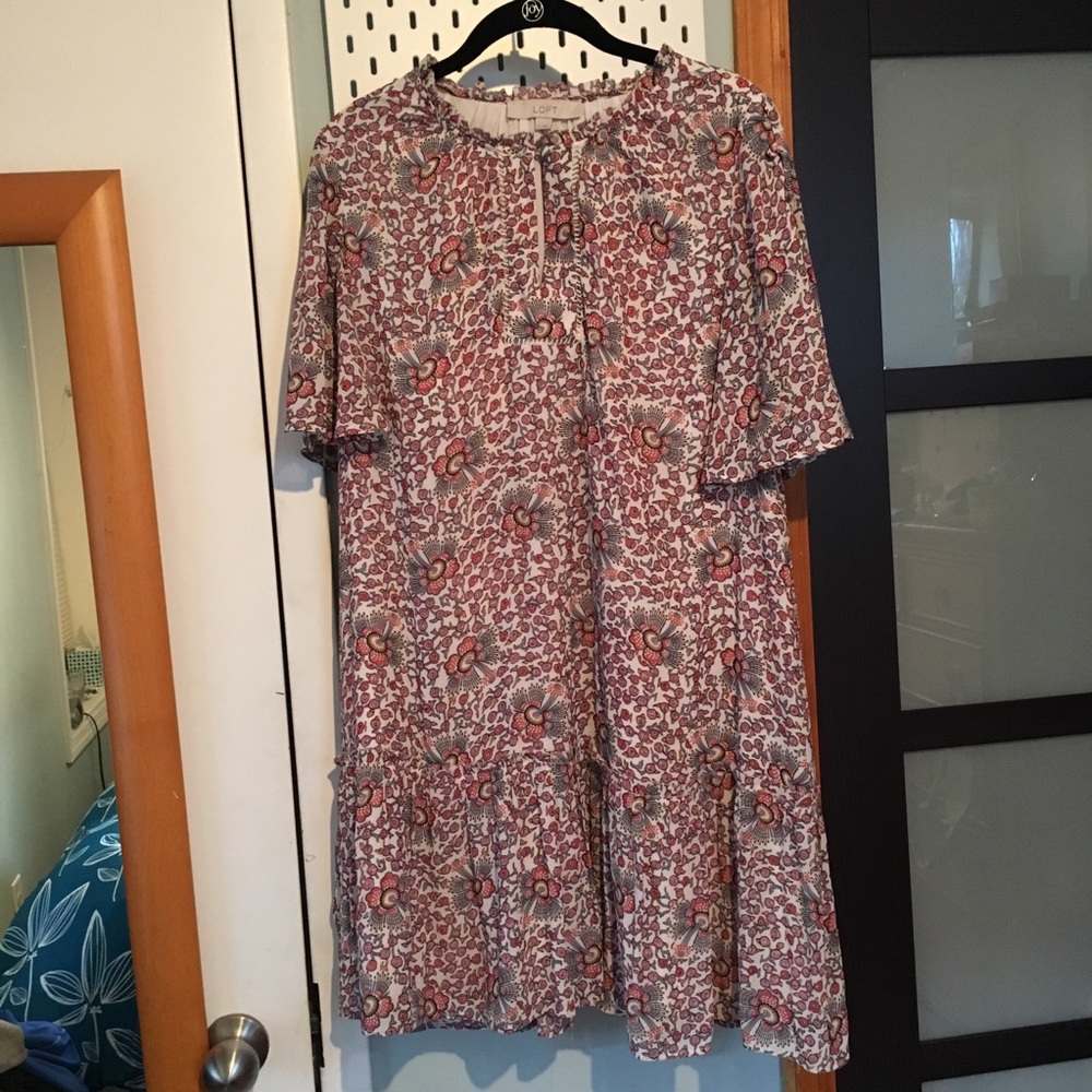 LOFT flowerbud button sleeve dress